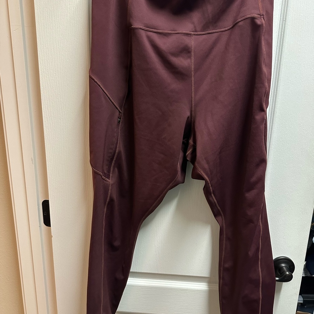Athleta woman Burgundy High-Waisted crop Leggings size 3X/ NWOT#492
